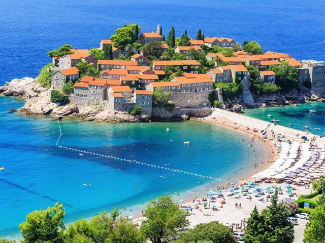 https://trip2balkan.com/wp-content/uploads/2019/05/budva_montenegro_coast_balkan_trip2balkan-640x480.jpg
